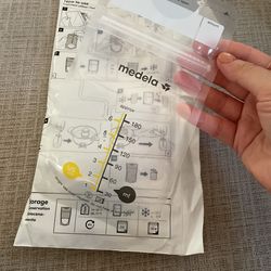 Madela 25 Pack 6 Oz Breast Milk Storage Bags.