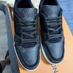 Louis Vuitton Sneakers