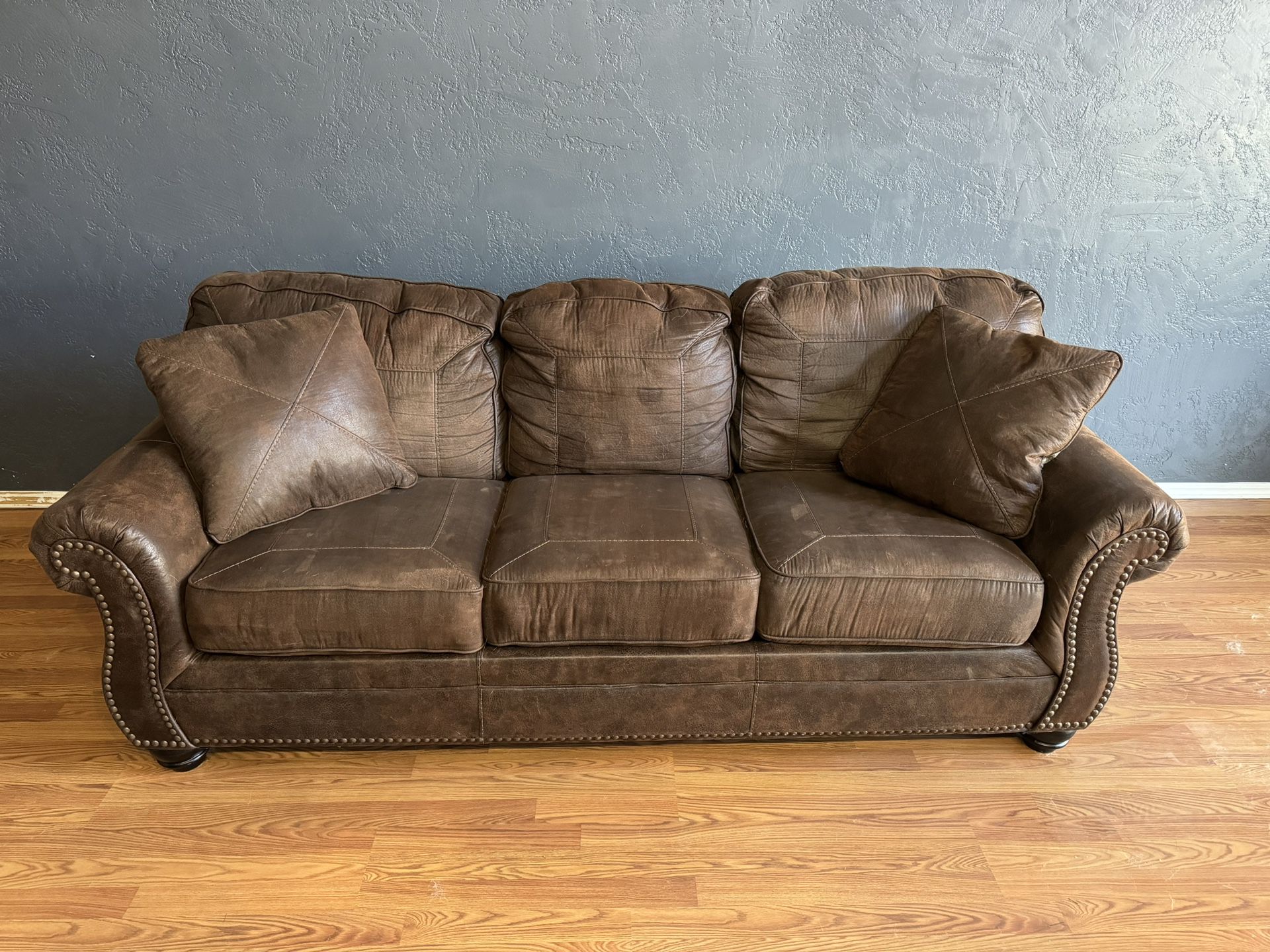 Pull Out Couch With Recliner