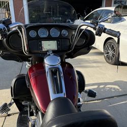 Harley Davidson 2013 FLHTCUTO Tri Glide Ultra Classic