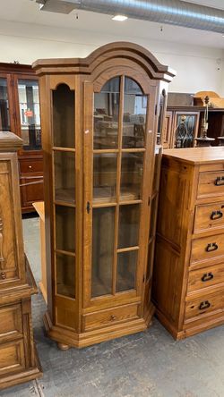 (In Store) Glass curved curio cabinet display case