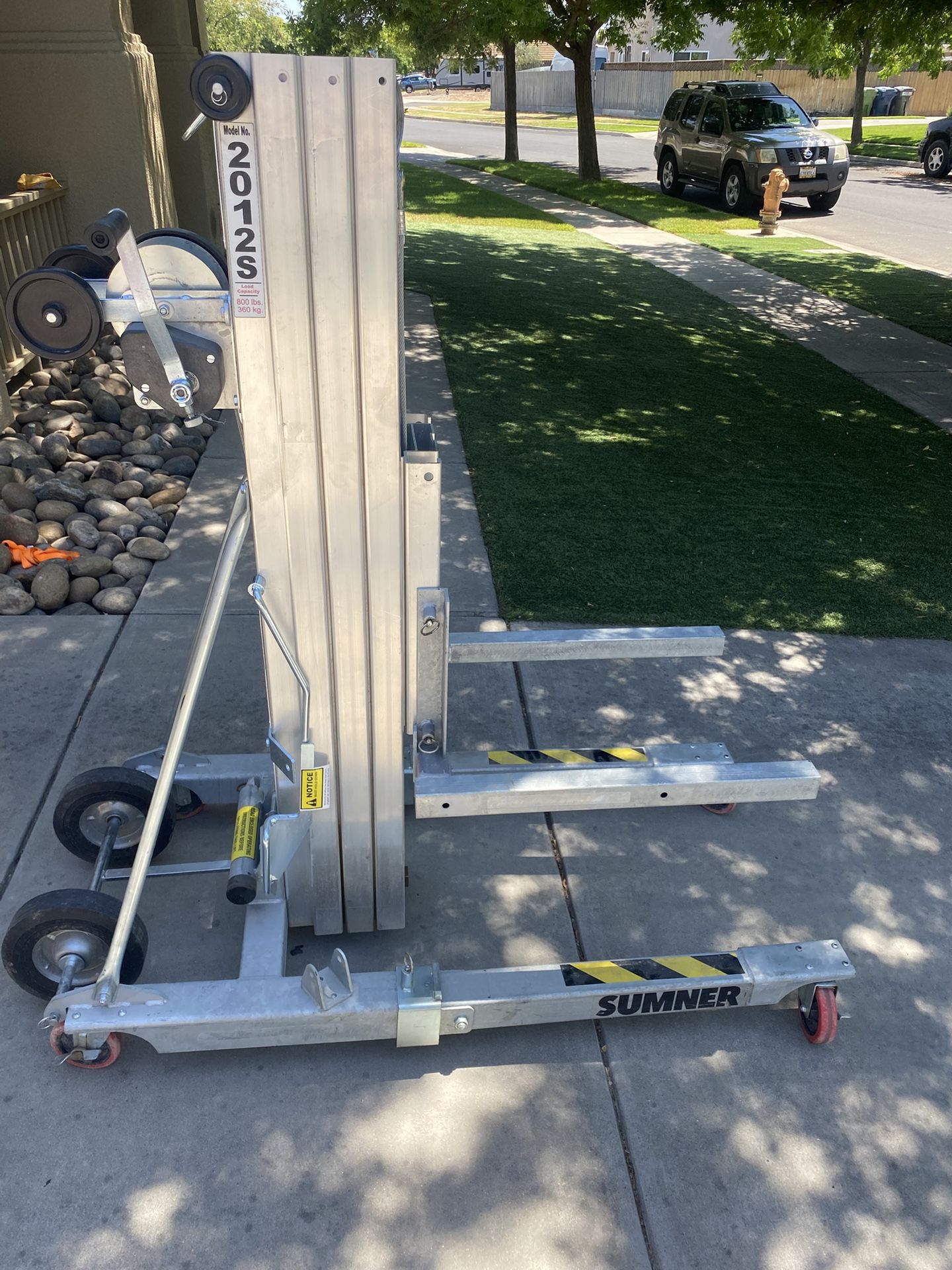 sumner material lift 12 ft