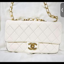 New and Used Chanel bag for Sale in Sammamish, WA - OfferUp