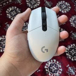 Logitech G305