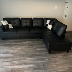 Black Sectional Couch 