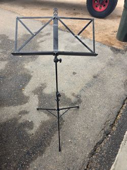 Collapsible sheet music stand