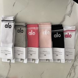 Calsetas/ alo  Unisex New 🧦 $13 c/u 