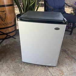 Mini Fridge 