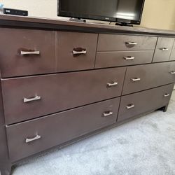 Dresser And Nightstand Table 