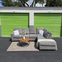 Sectional Couch Sofa - Ashley Furniture Gray - Delivery Available 🚚