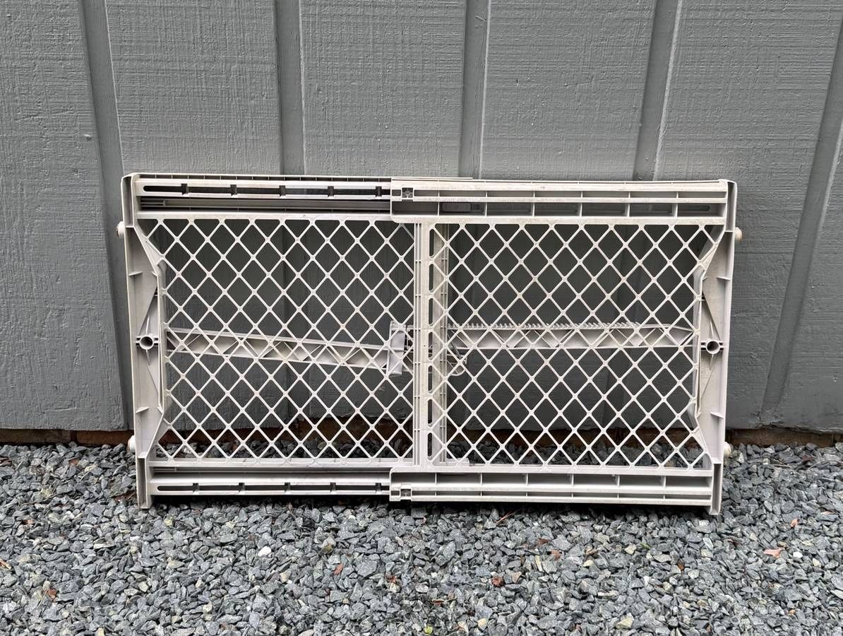 Expandable Safety Baby Kids Pet Gate Dog Fence
