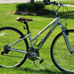 SPECIALIZED CROSSROADS - HYBRID BIKE - WOMEN SMALL FRAME - DEORE COMPONENTS - SERVICED - TUNED