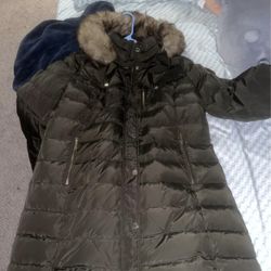 Micheal Kors Woman’s Down Puffer Coat With Faux Fur Trimmed Hood 