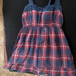 Tops petite teenager  $3 eac