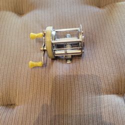 Vintage South Bend Bait Casting Reel 