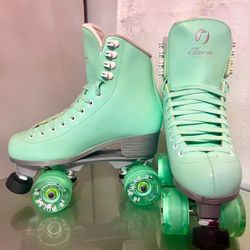 New Jackson Finesse Skates + Atom Pulse Mint Wheels, Size 7