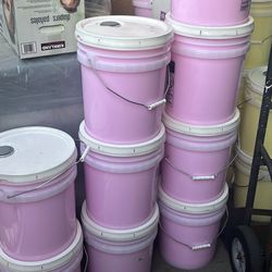 Liquid Laundry Detergent And Softener 