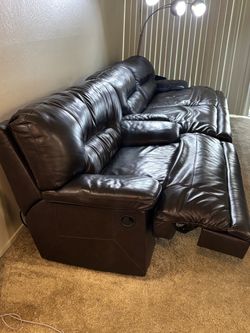 Huge Brown Leather Sectional w/ Full Size Pull-Out Bed