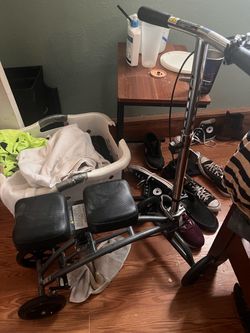 Knee scooter