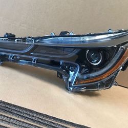 LED Headlight For 2020 2021 2022 Toyota Corolla SE XSE XLE Driver Passenger