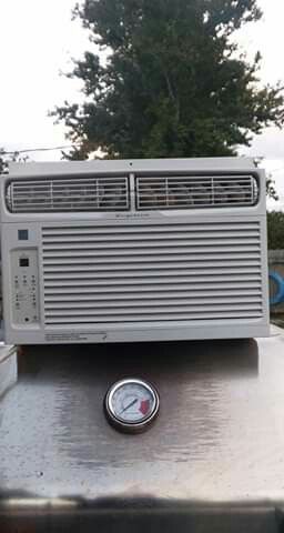 8,000BTU AC Frigidaire Window Air Conditioner Unit