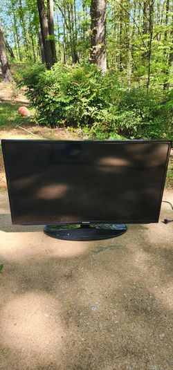 42 Inch Samsung Smart TV With Remote