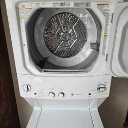 ✨️✅️ 🔆 GE Laundry Center🔆✅️✨️ in Great Condition.