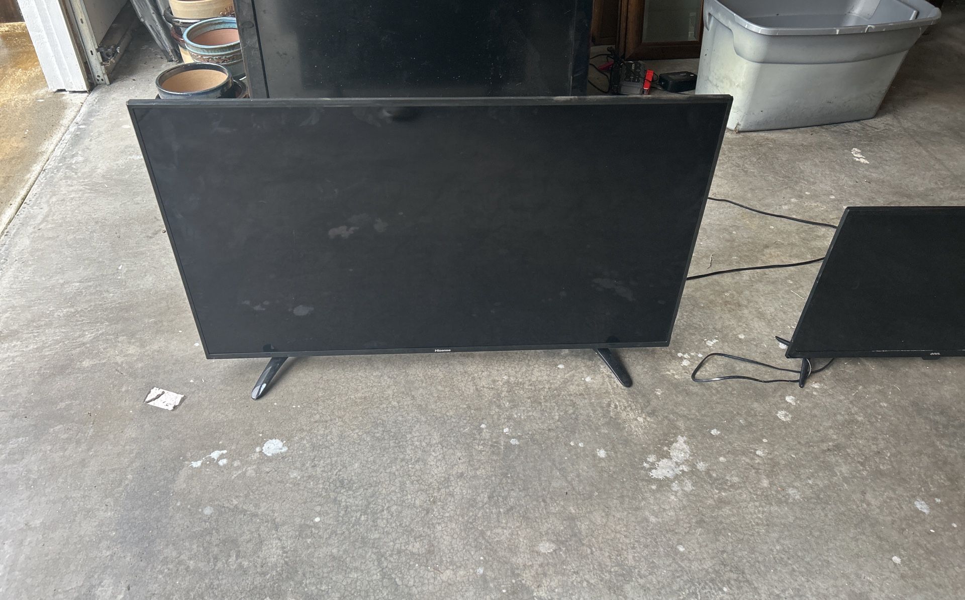 55 Inch Stand Or Mount Hisense TV