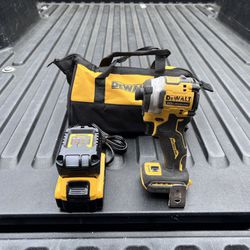 DEWALT ATOMIC 20V MAX Lithium-Ion Cordless 1/4 in. Brushless Impact Driver Kit, 5 Ah Battery, Charger & Bag