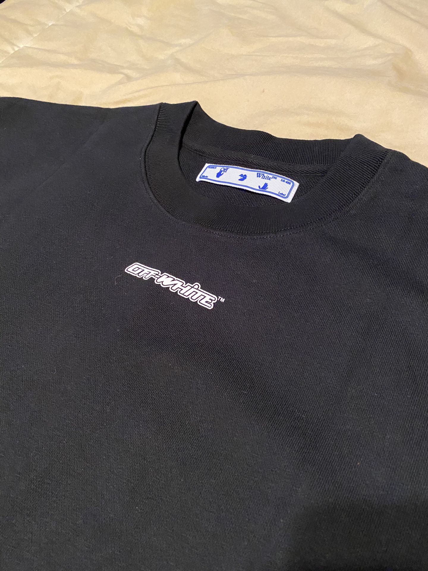 Off white sweatshirt Fits a medium & Large