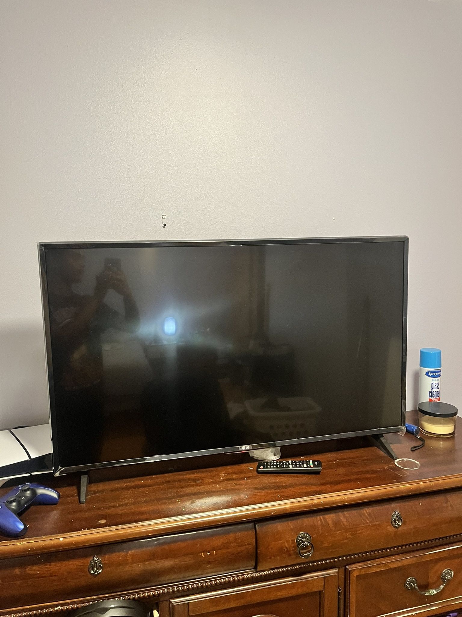 43 Inch LG TV $130