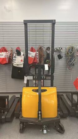 ON-SALE! 50%! Open-box Semi-electric Stacker A-3009