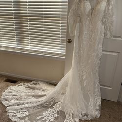 Essence of Australia Wedding Dress- Size 18