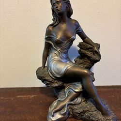 Alice Heath Memories Statue 