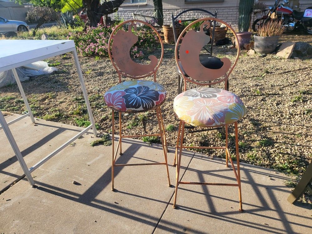 Set Of 2 Sturdy Metal Bar Stools 35.00