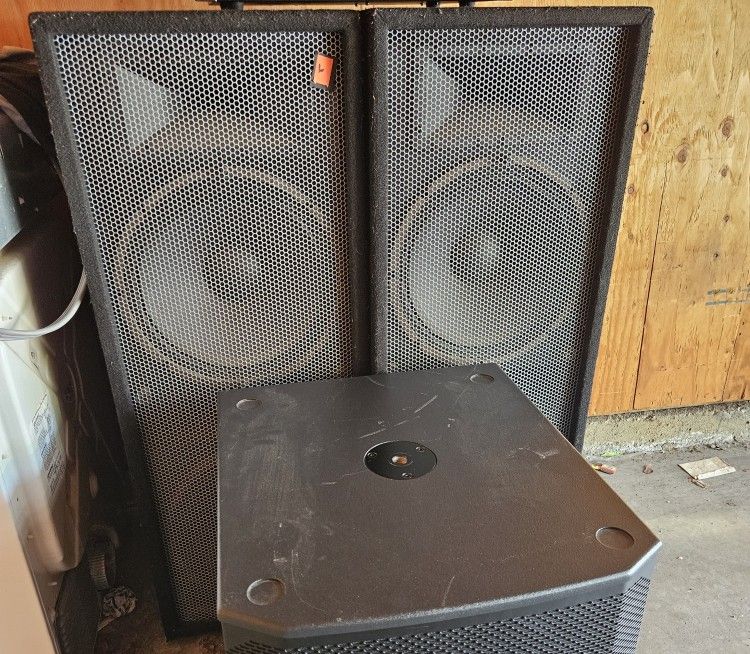 2 electro voice Force i25 passive PA speakers for sale (cables included) (amp included)