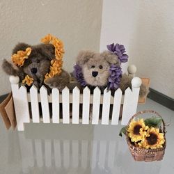 Decoracion de ositas y una canastita con girasoles