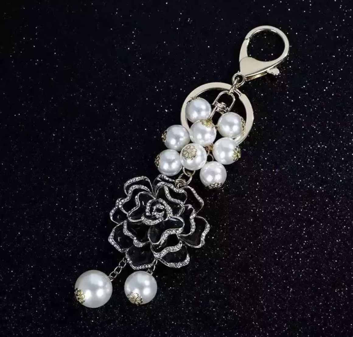Keychain Pearl flower keychain