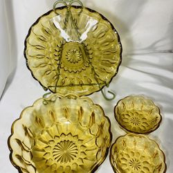 Vintage Anchor Hocking Fairfield amber/gold/yellow 10in plate. Large salad bowl and 2 small bowls.