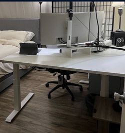 Computer desk