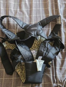 Infantino baby carrier