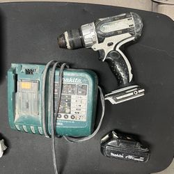Makita 1/2” drill driver with battery and charger