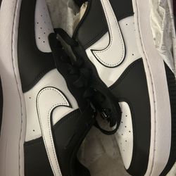Nike Air Force 1 LV8 2 Size 6Y