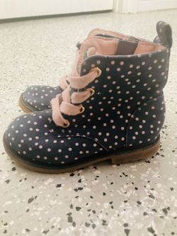 Girl boots size 8