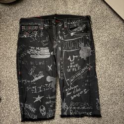 Brand New True Religion Graffiti Print Denim Shorts – Size 34 (Limited Edition)