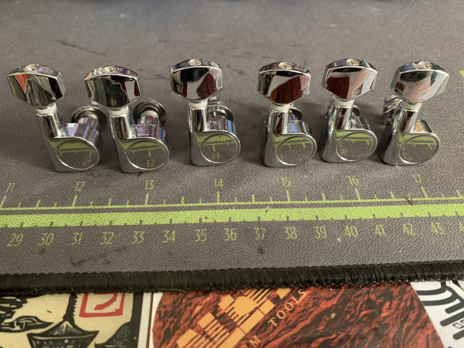 Strat “Vintage”-Style Tuners
