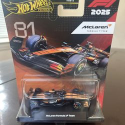 Hot Wheels Premium 2025 F1 McLaren McL 39 Oscar Piastri #81 JKD 81 F1