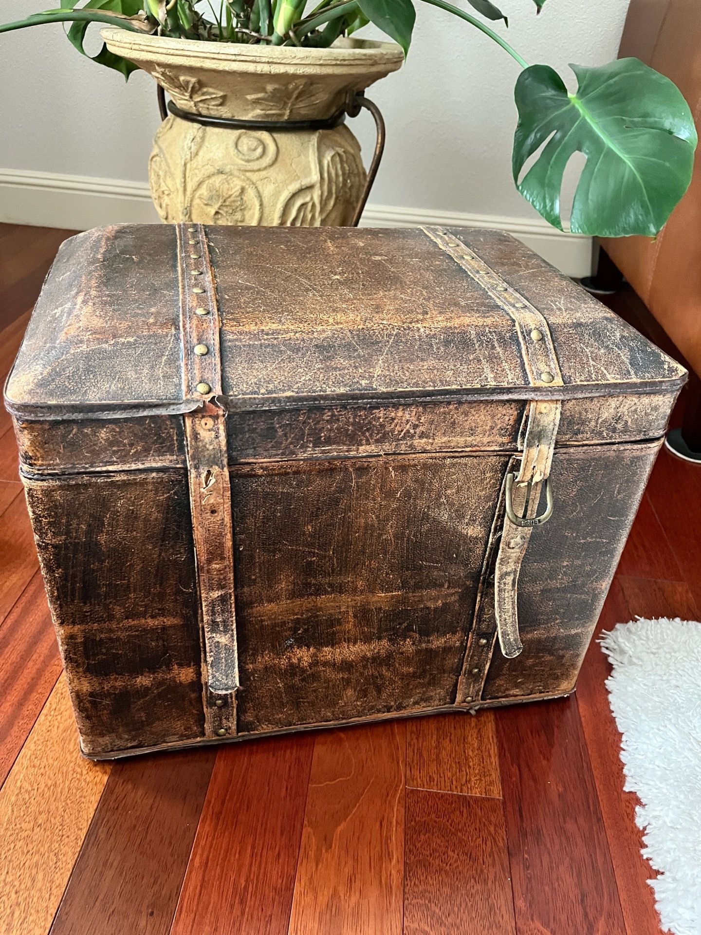 Vintage chest