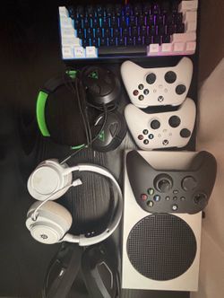 Xbox Series S Bundle (read description) 500 firm