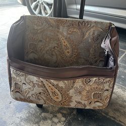 Sewing machine carrier